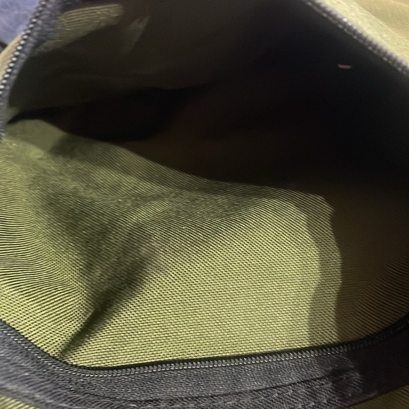 Manhatten Portage - Sling Messanger Bag - Navy/Black - Picture 8 of 11